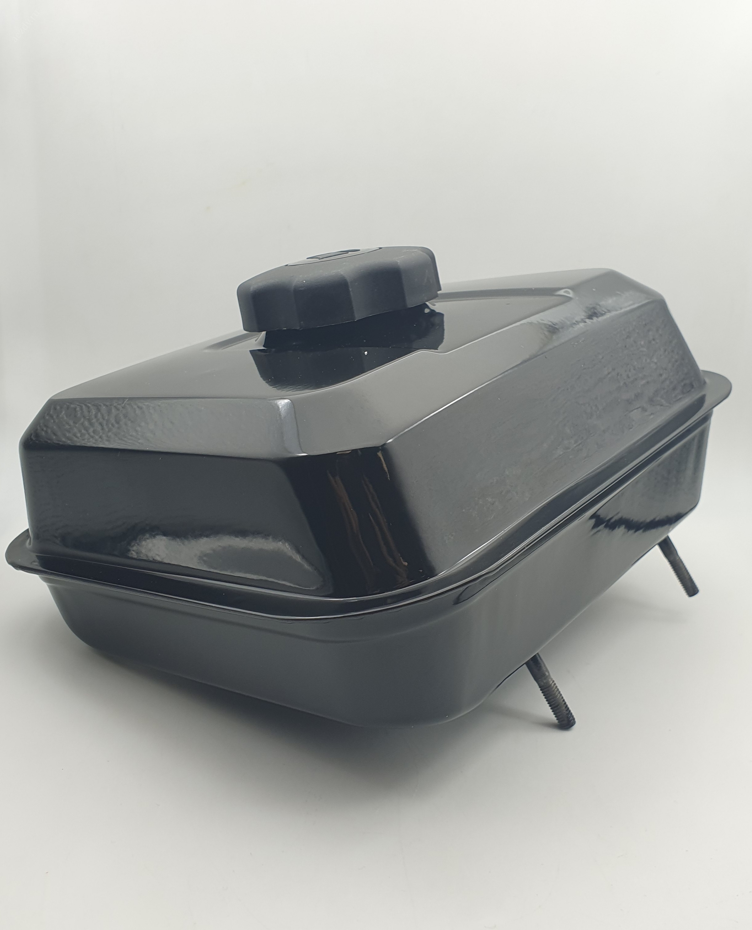 Бензобак для 4-х тактного бензинового двигателя 168F2-170F (GX160-GX200) (с резьбой)