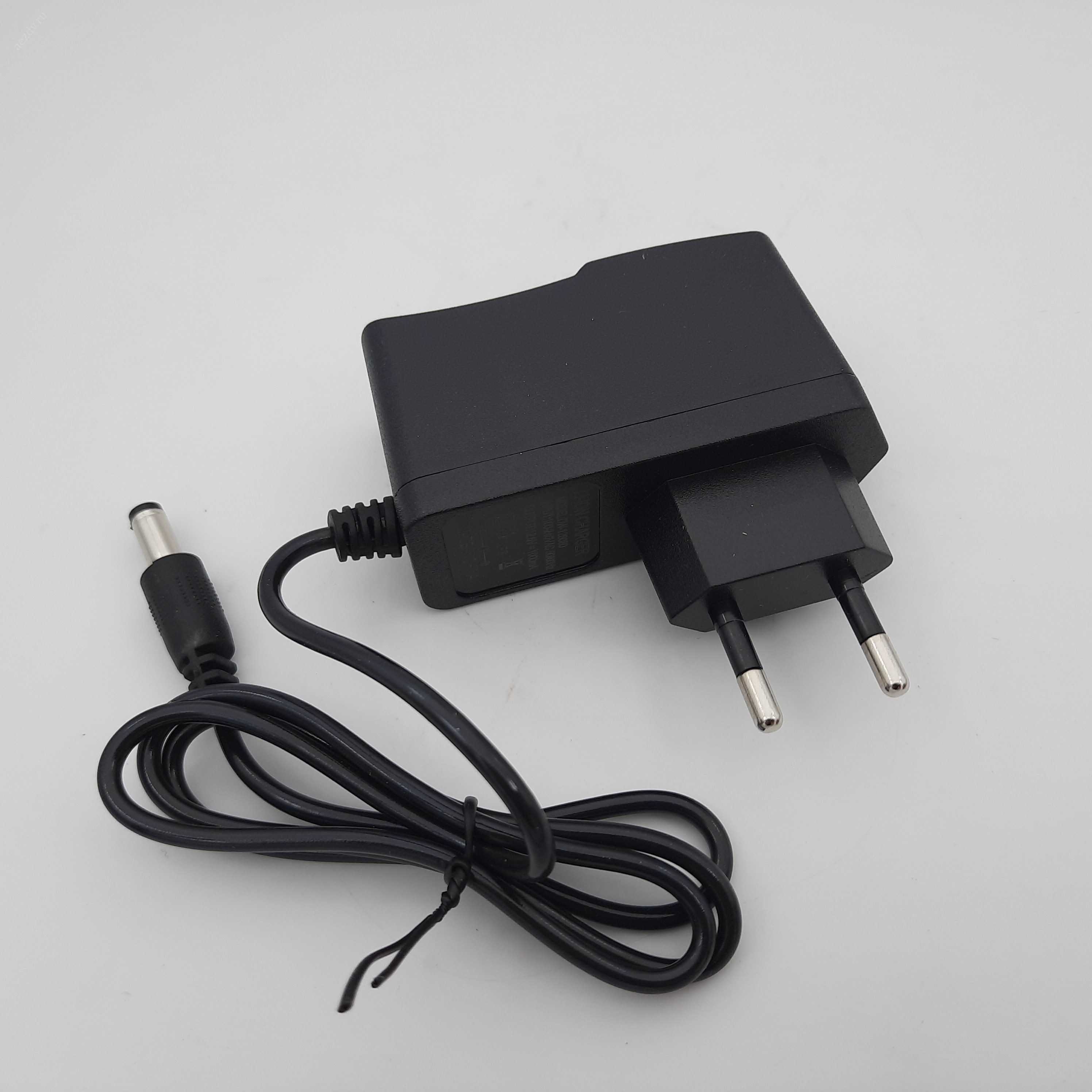 Блок питания для шуруповертов (адаптер) для li-ion аккумуляторов 12V