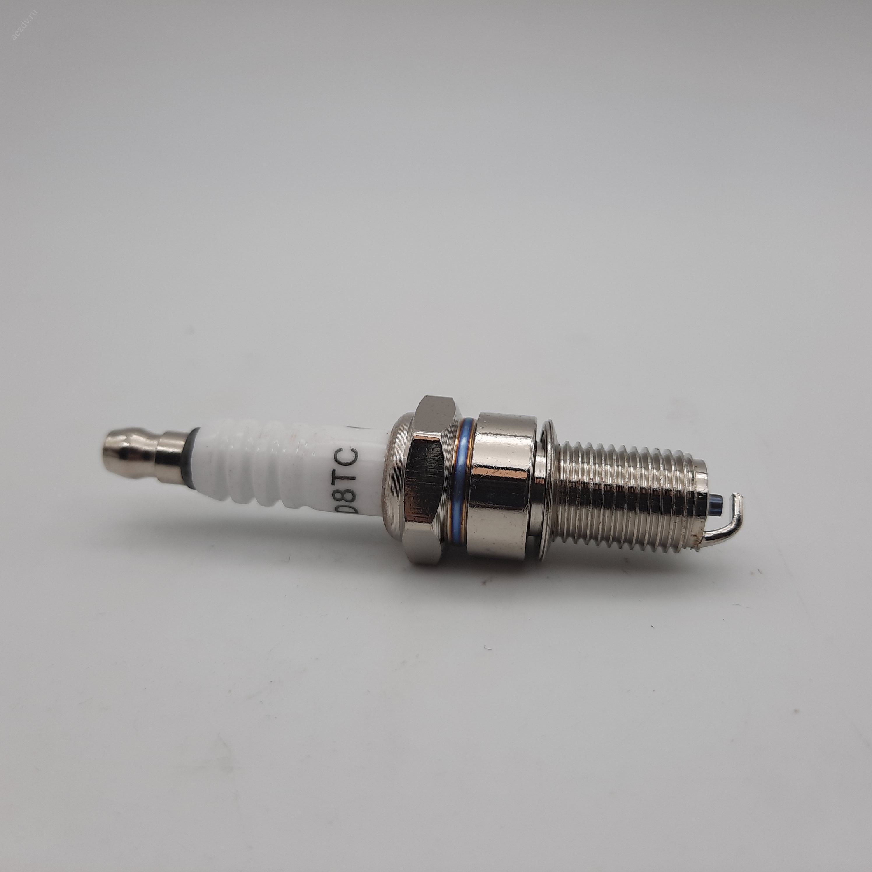 Свеча зажигания для четырехтактных двигателей D8TC M12*1,25 19,0mm (125-600cc) "OREGON"