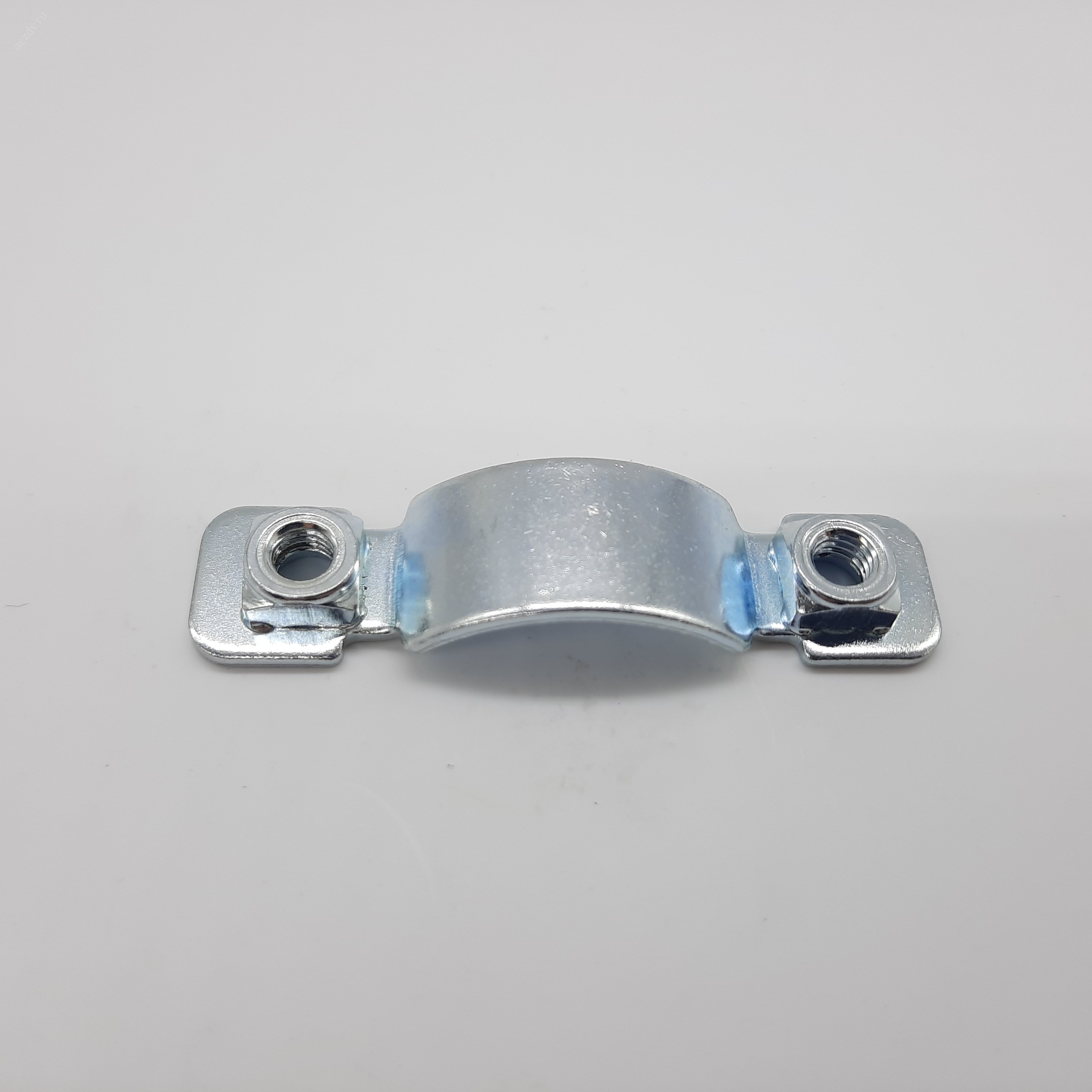 Скоба прижимная на кожух бензотриммера HITACHI